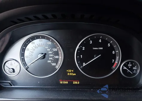 2011 BMW 550I xDrive z USA, uszkodzony, nr VIN WBAFU9C56BC783396